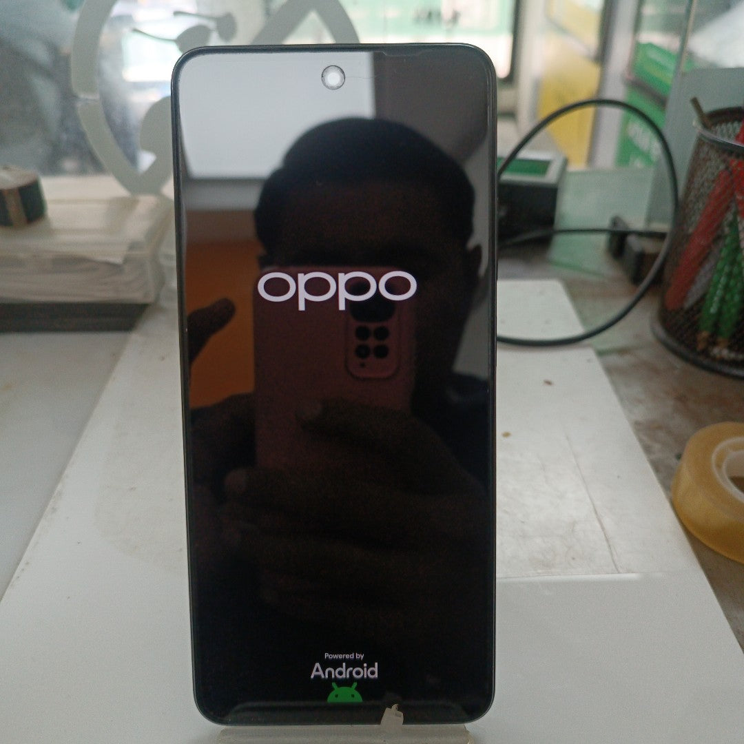 CELULAR OPPO  A80 5G CPH2639 (2024) 256 GB 8 GB RAM (SEMINUEVO)