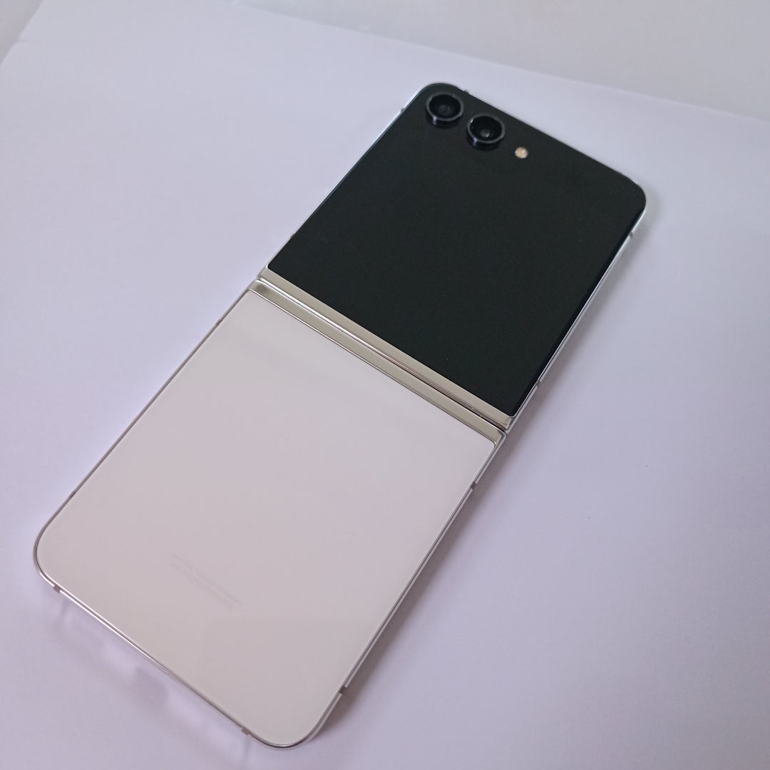 CELULAR SAMSUNG GALAXY Z FLIP 5 SM-F731B (2023) 256 GB 8 GB RAM (SEMINUEVO)