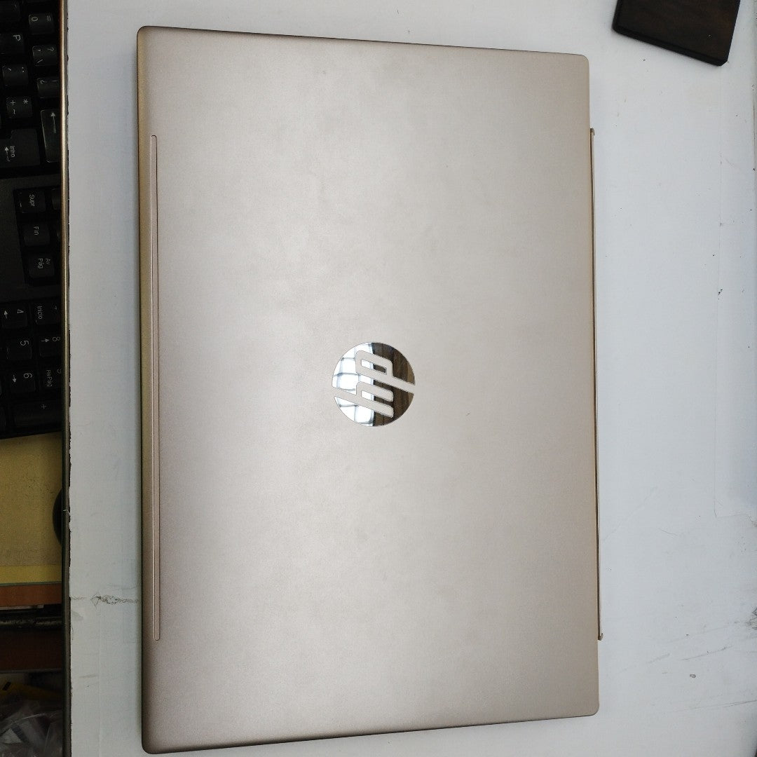 LAPTOP HP PAVILION 15-CW1012LA (2023) 1 TB + 128 GB SSD 12 GB RAM (SEMINUEVO)