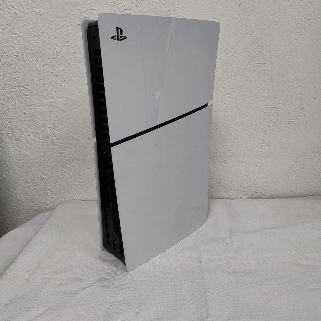 CONSOLA DE VIDEOJUEGO SONY PS5 825 SSD (SEMINUEVO)