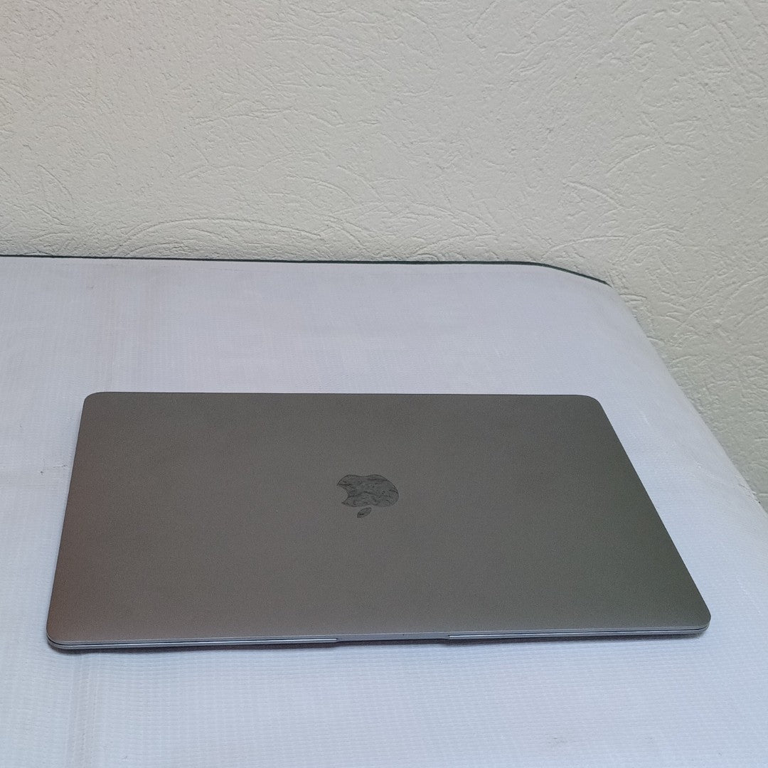 LAPTOP APPLE MACBOOK AIR 13" 2020 3.2 A2337 512 GB SSD 8 GB RAM (SEMINUEVO)