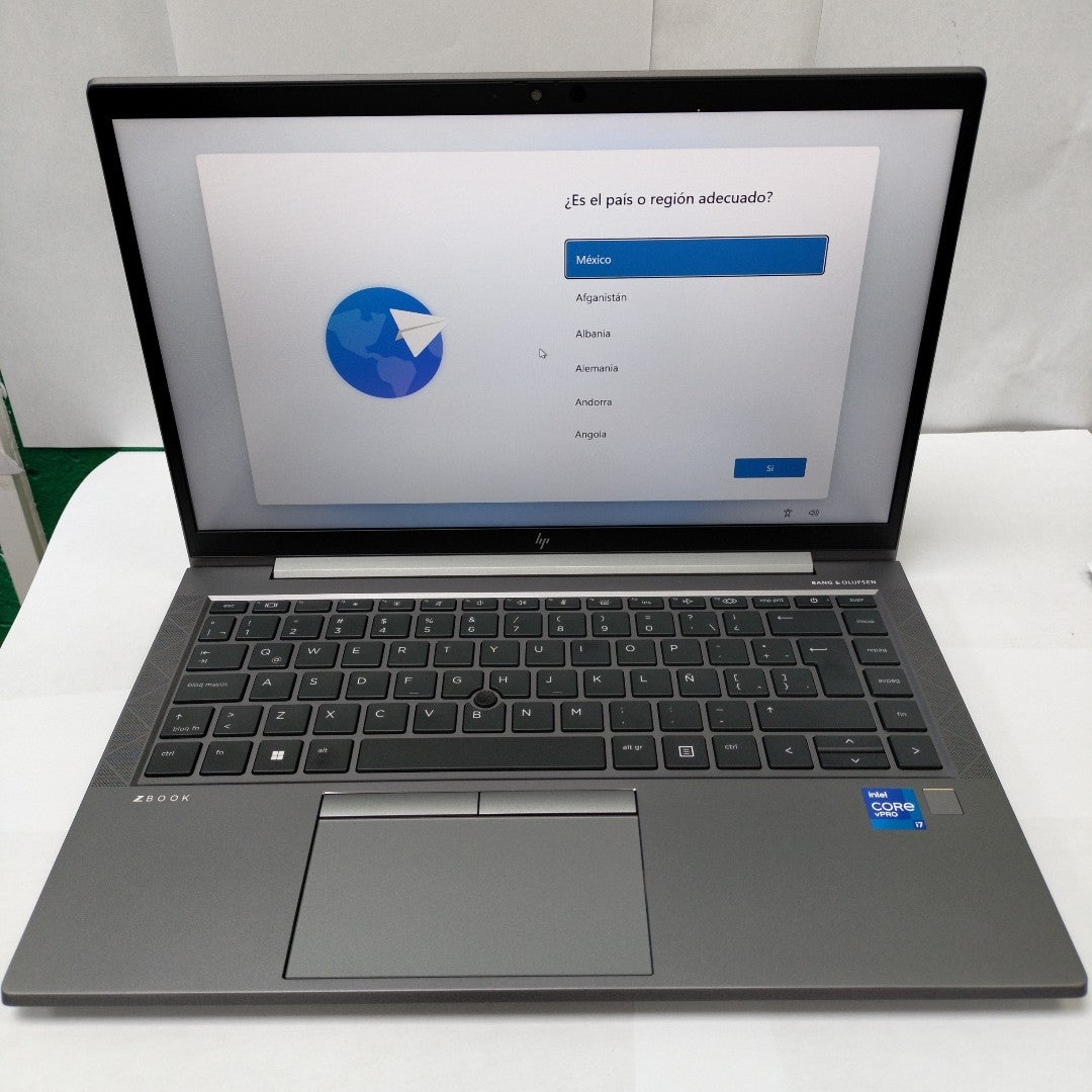 LAPTOP HP ZBOOK FIREFLY 14 G8 (2023) 1 TB SSD 32 GB RAM (SEMINUEVO)