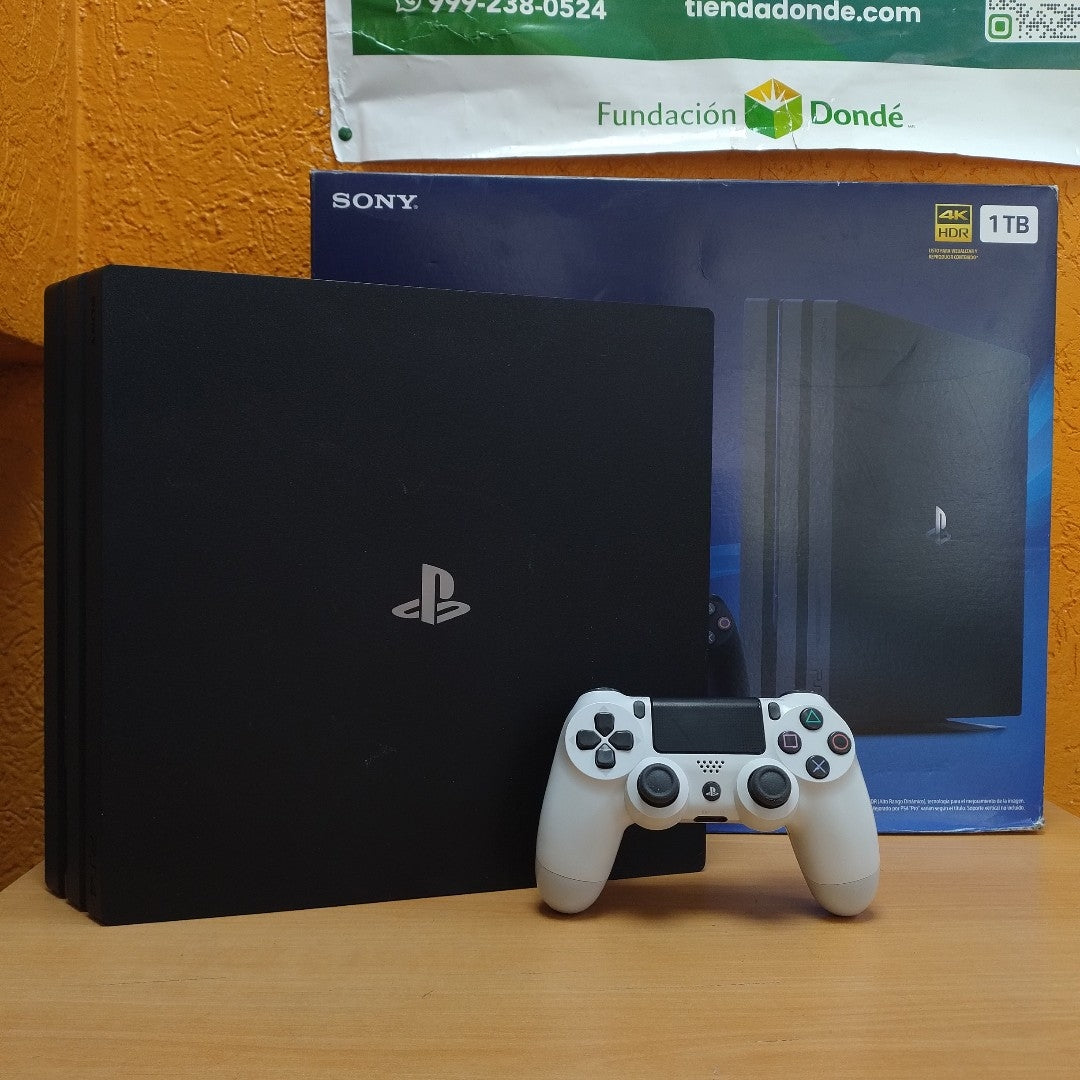 CONSOLA DE VIDEOJUEGO SONY PS4 PRO 1 TB (SEMINUEVO)