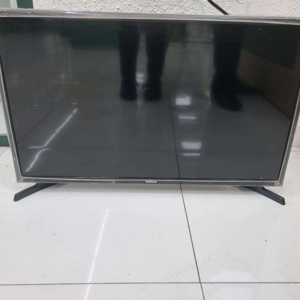 PANTALLA SAMSUNG UN32T4300AF (2020) 32" LED HD (SEMINUEVO)