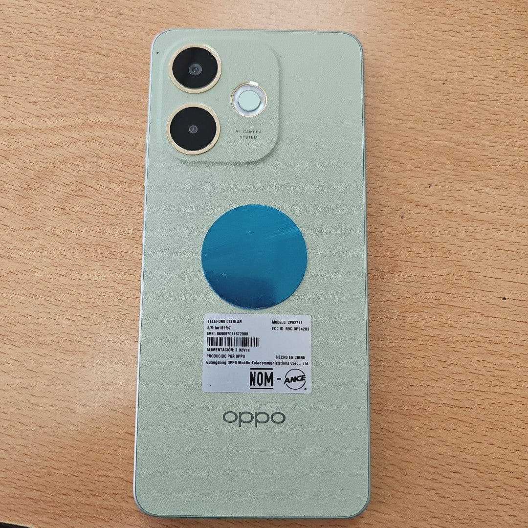 CELULAR OPPO  A5 PRO CPH2711 (2025) 256 GB 8 GB RAM (SEMINUEVO)
