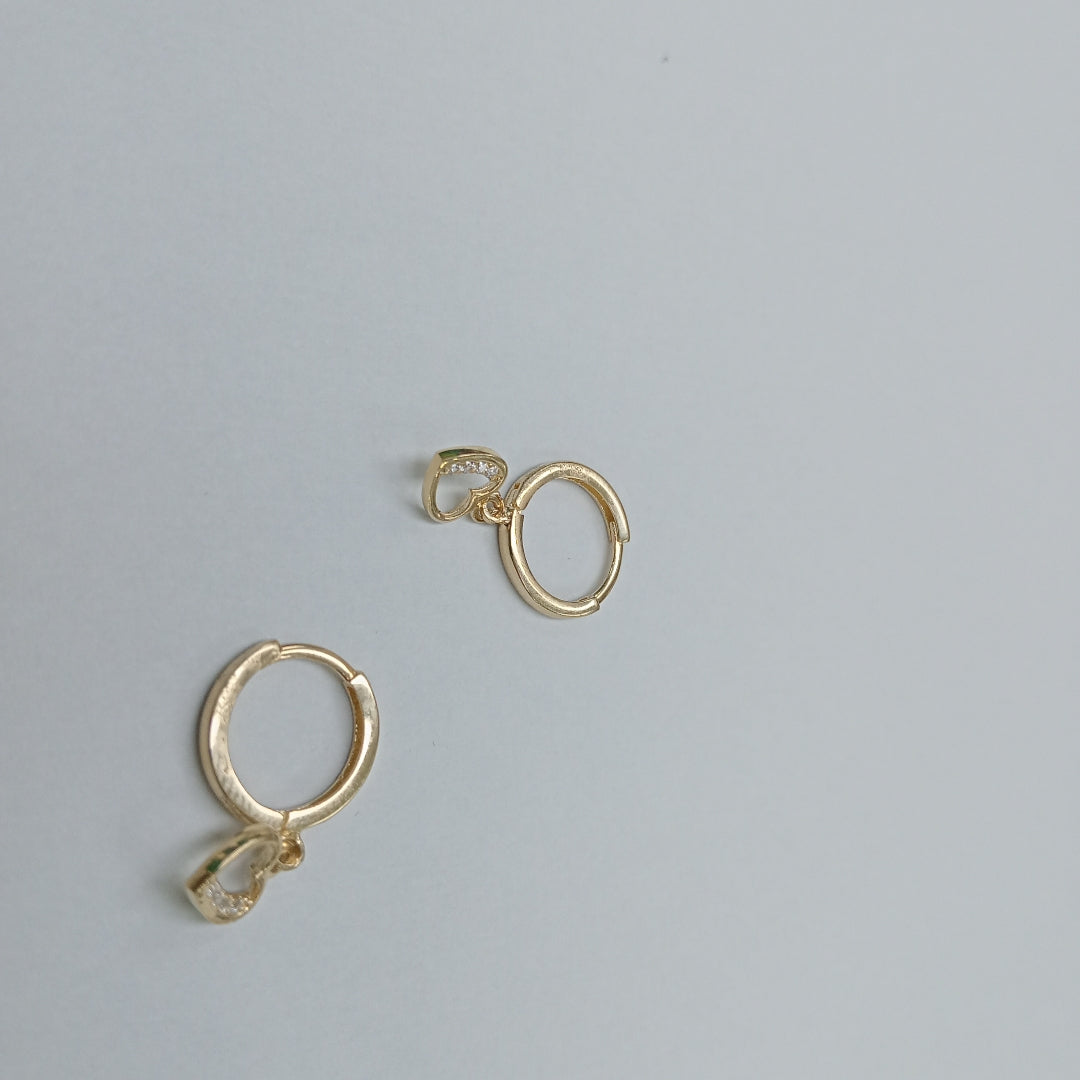 HUGGIES ORO 14K 1.6 (NUEVO)