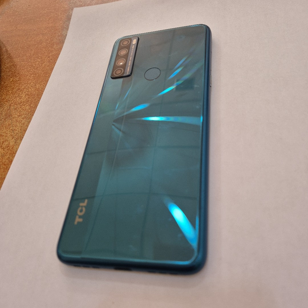 CELULAR TCL 20 SE T671E 128 GB 4 GB RAM (SEMINUEVO)