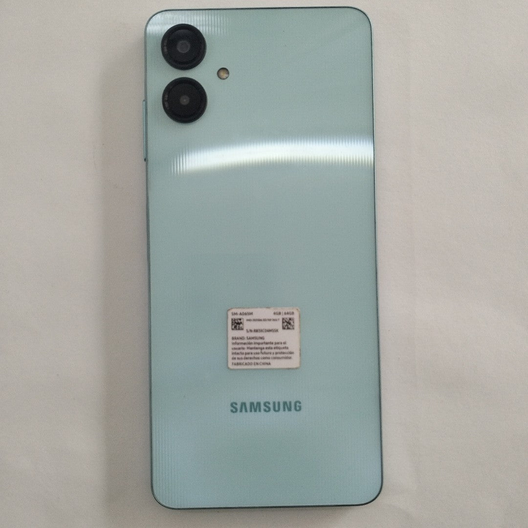 CELULAR SAMSUNG GALAXY A06 SM-A065M (2024) 64 GB 4 GB RAM (SEMINUEVO)