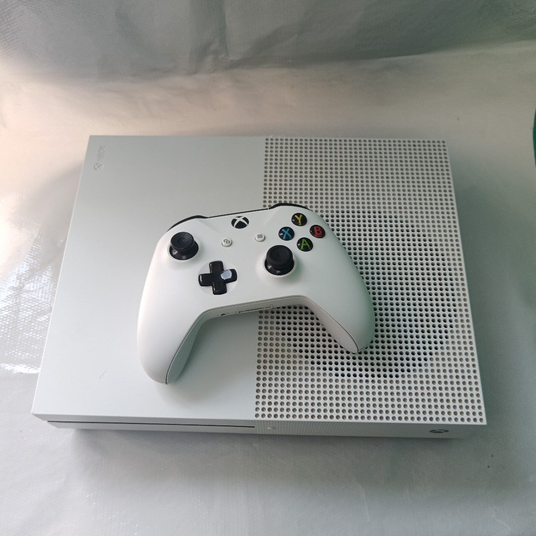 CONSOLA DE VIDEOJUEGO MICROSOFT XBOX ONE S 1 TB (SEMINUEVO)