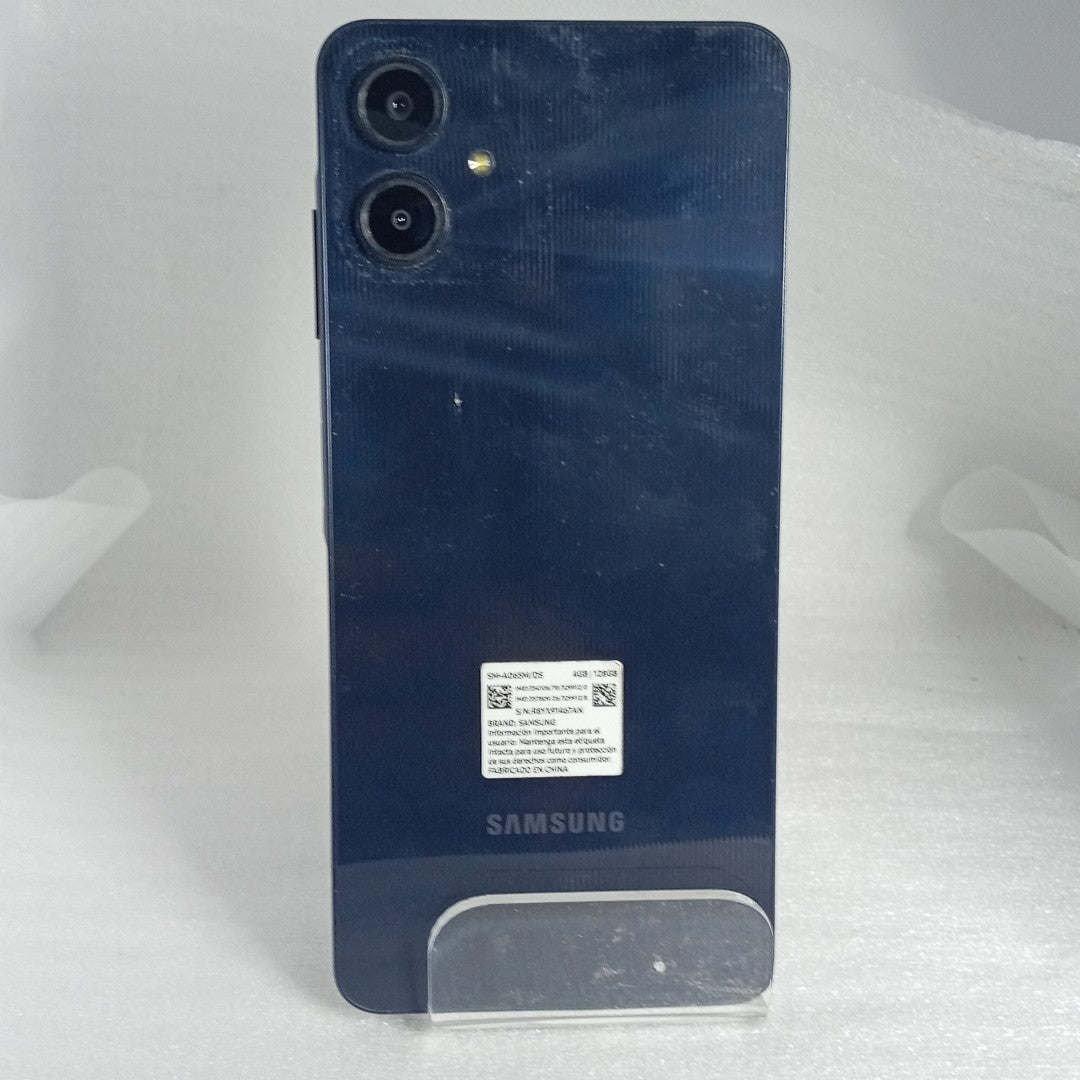 CELULAR SAMSUNG GALAXY A06 SM-A065M (2024) 128 GB 4 GB RAM (SEMINUEVO)