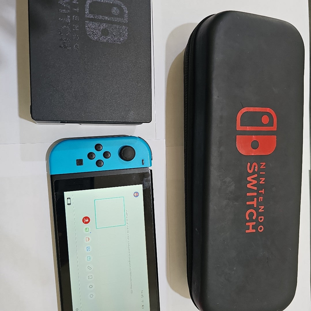 CONSOLA DE VIDEOJUEGO NINTENDO SWITCH 32 GB (SEMINUEVO)