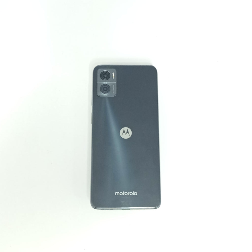 CELULAR MOTOROLA MOTO E22I XT2239-17 64 GB 2 GB RAM (SEMINUEVO)
