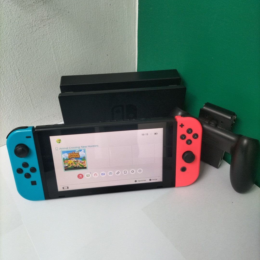 CONSOLA DE VIDEOJUEGO NINTENDO SWITCH 1.1 32 GB (SEMINUEVO)