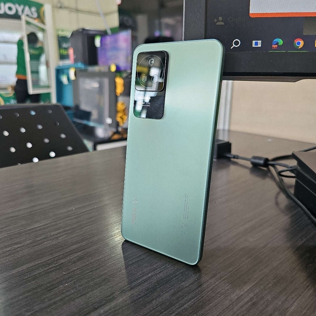 CELULAR XIAOMI POCO F4 22021211RG 128 GB 6 GB RAM (SEMINUEVO)