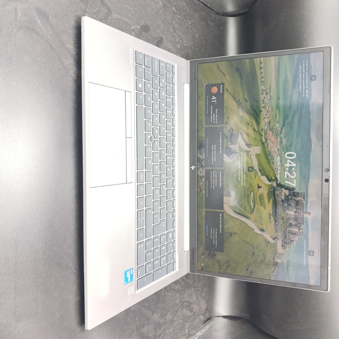 LAPTOP HP ZBOOK FIREFLY 15 G8 (2022) 512 GB SSD 32 GB RAM (SEMINUEVO)