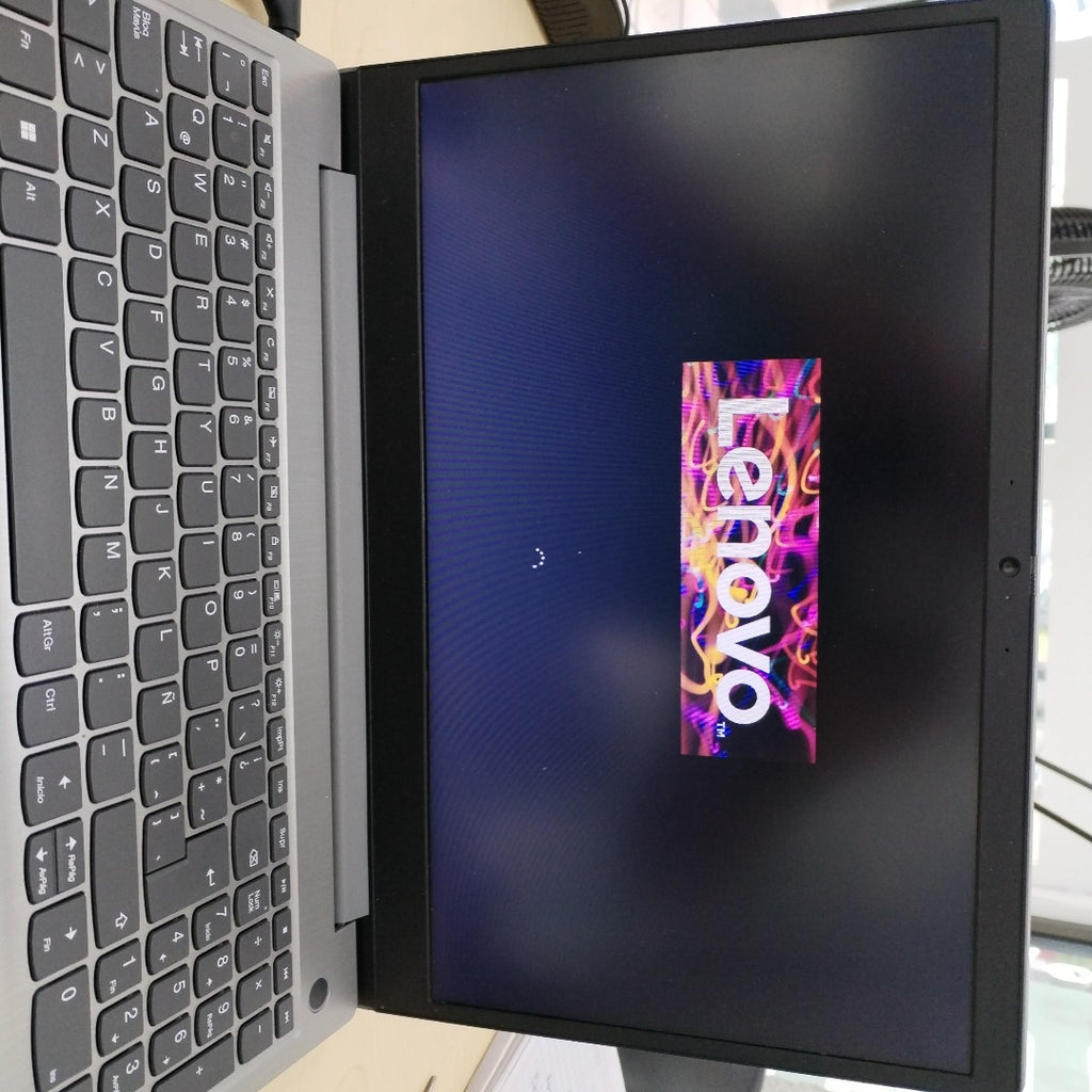 LAPTOP LENOVO IDEAPAD 3 15ADA05 (2020) 1 TB 8 GB RAM (SEMINUEVO)