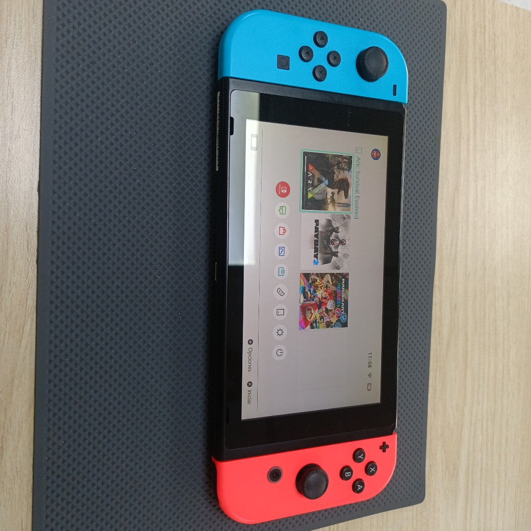 CONSOLA DE VIDEOJUEGO NINTENDO SWITCH 32 GB (SEMINUEVO)