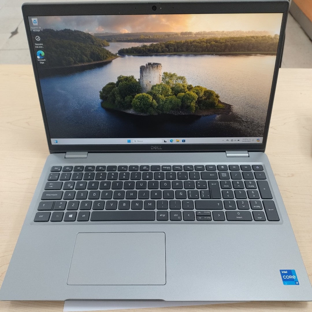 LAPTOP DELL PRECISION 3561 (2024) 512 GB SSD 32 GB RAM (SEMINUEVO)