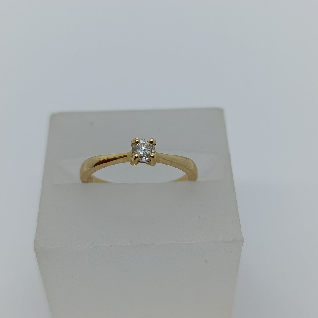 ANILLO SOLITARIO CON DIAMANTE CORTE BRILLANTE 0.20CTS JK SI1, 14K 2.1 G (NUEVO)