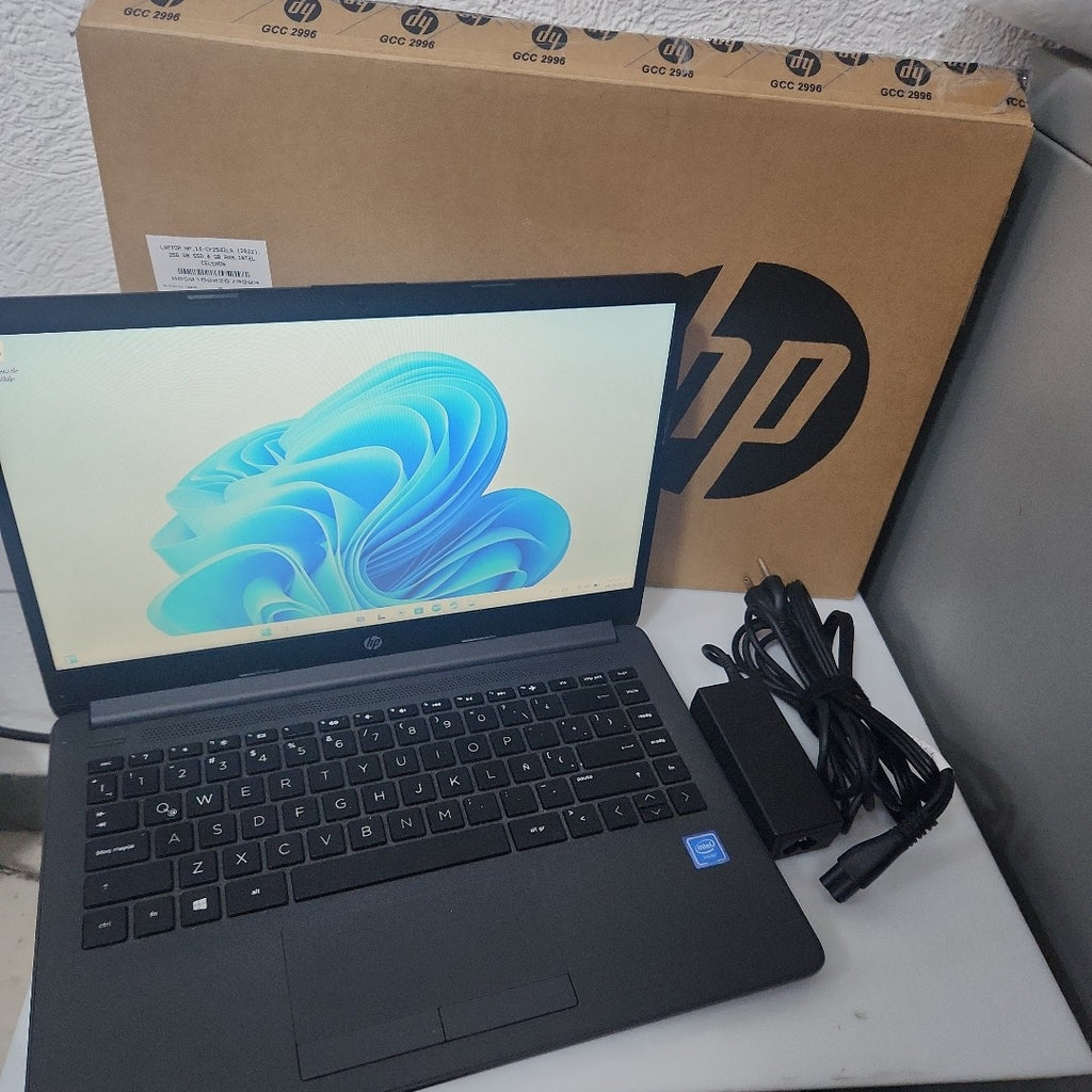 LAPTOP HP 14-CF2542LA (2022) 256 GB SSD 8 GB RAM (SEMINUEVO)