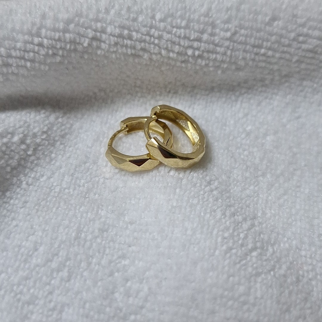 HUGGIES ORO 14K 1.4 (NUEVO)