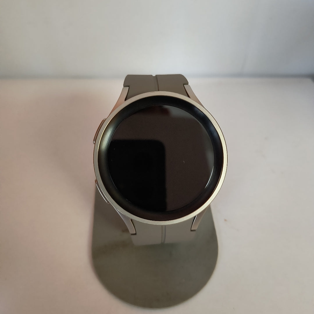 SMARTWATCH SAMSUNG GALAXY WATCH 5 PRO SM-R920 45 MM GPS (SEMINUEVO)