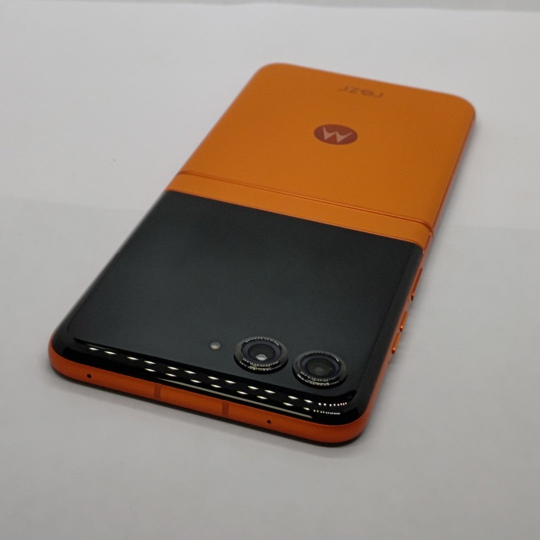 CELULAR MOTOROLA RAZR 50 5G XT2453-1 512 GB 12 GB RAM (SEMINUEVO)