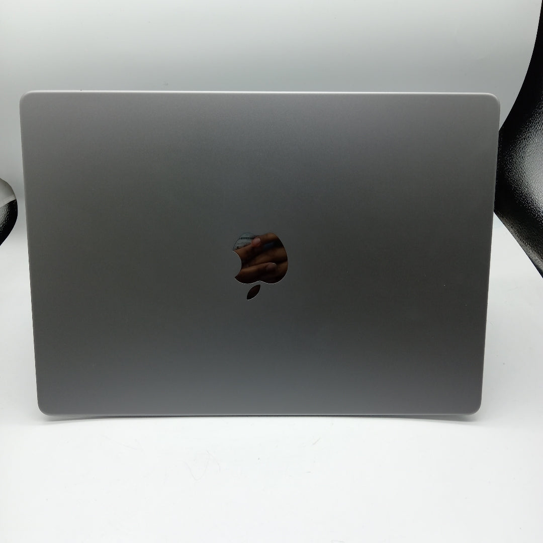 LAPTOP APPLE MACBOOK PRO 14" 2021 3.2 A2442 (8 CPU/14 GPU) 512 GB SSD 16 GB RAM (SEMINUEVO)