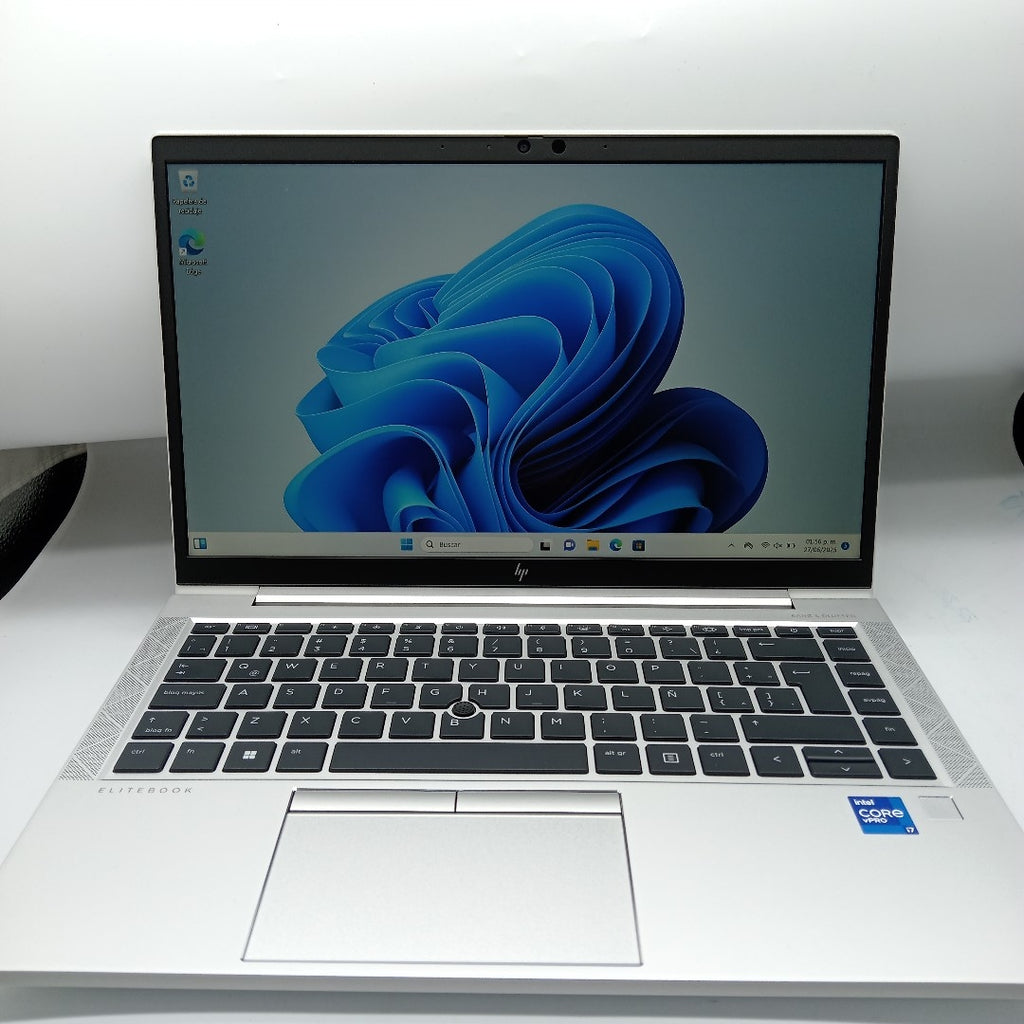 LAPTOP HP ELITEBOOK 840 G8 (2023) 256 GB SSD 16 GB RAM (SEMINUEVO)