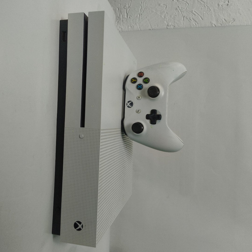 CONSOLA DE VIDEOJUEGO MICROSOFT XBOX ONE S 1 TB (SEMINUEVO)