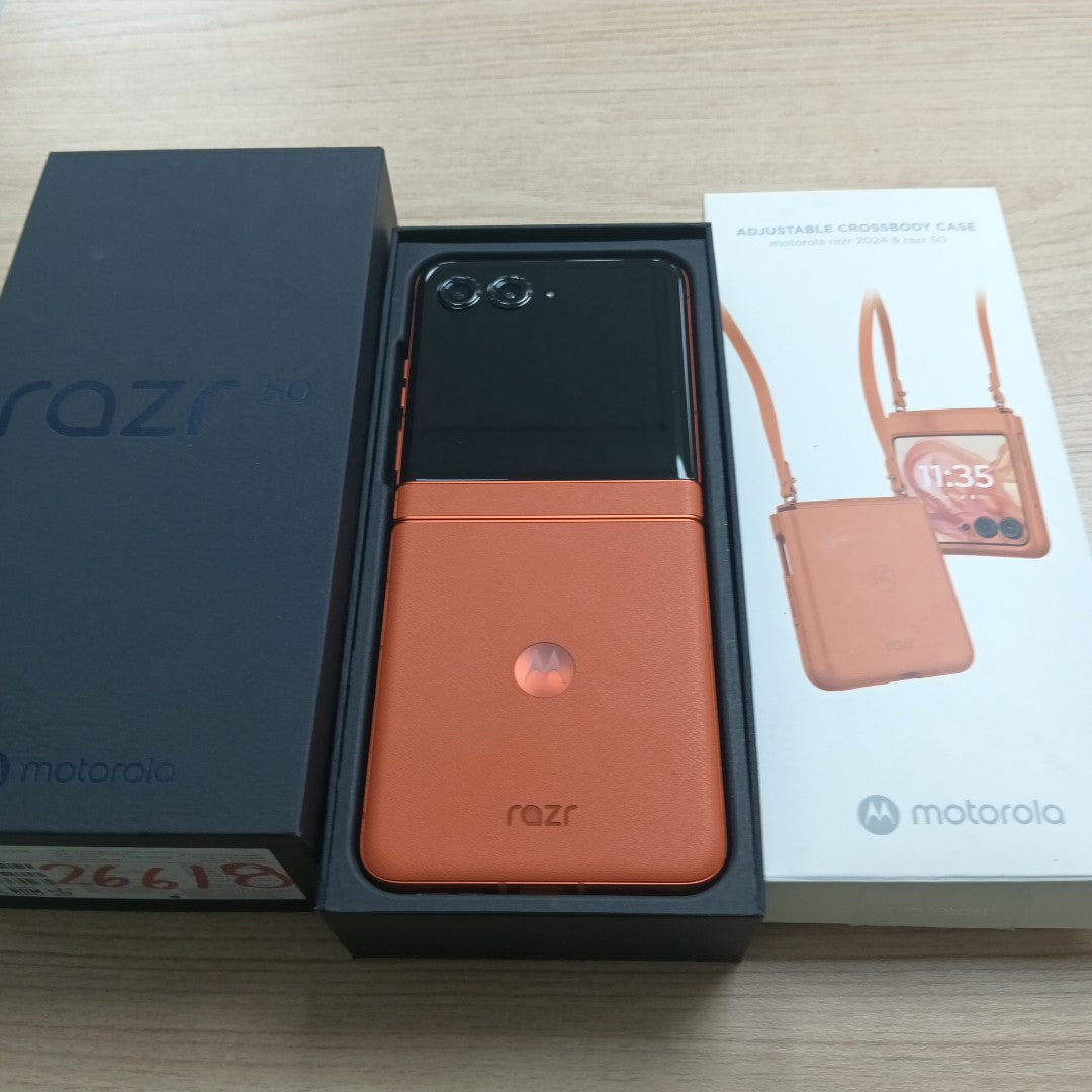 CELULAR MOTOROLA RAZR 50 5G XT2453-1 512 GB 12 GB RAM (SEMINUEVO)
