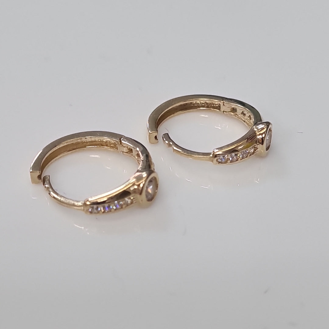 HUGGIES ORO 14K 2.4 (NUEVO)