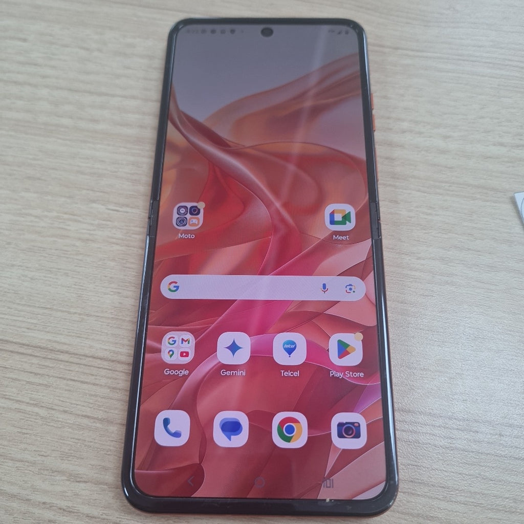 CELULAR MOTOROLA RAZR 50 5G XT2453-1 512 GB 12 GB RAM (SEMINUEVO)