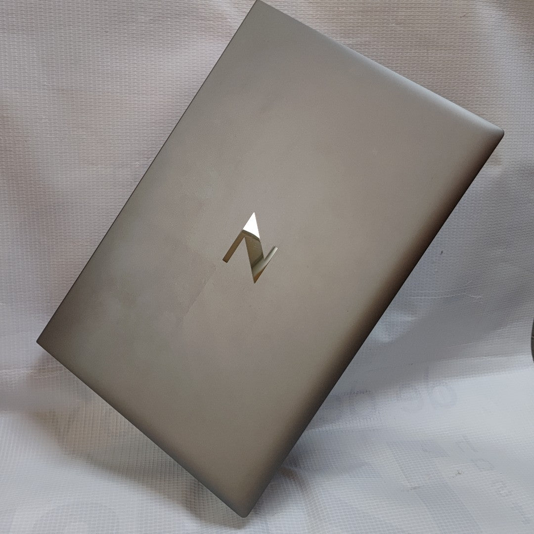 LAPTOP HP ZBOOK FIREFLY 14 G8 (2022) 512 GB SSD 16 GB RAM (SEMINUEVO)