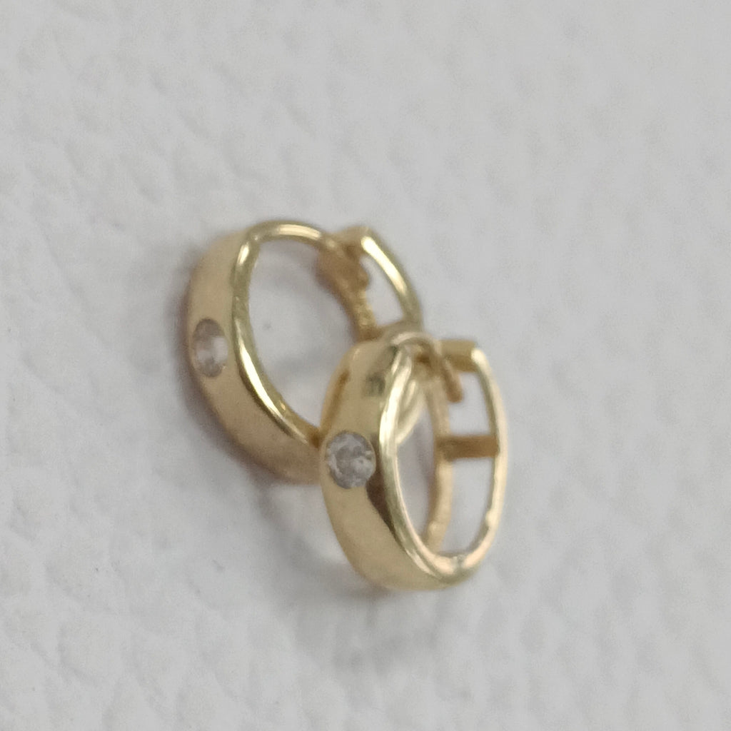 HUGGIES ORO 14K 1.4 (NUEVO)