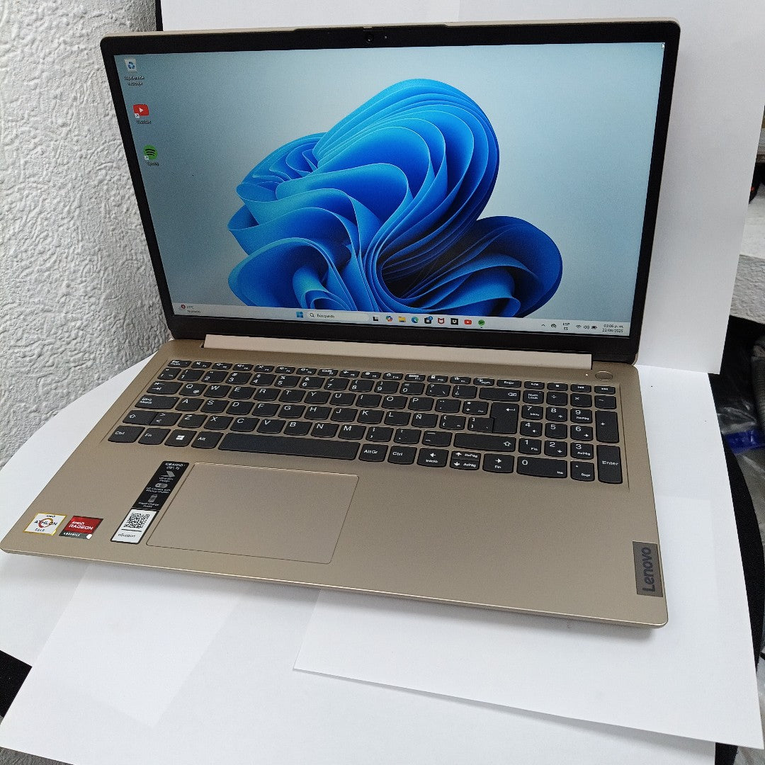 LAPTOP LENOVO IDEAPAD 1 15AMN7 (2023) 256 GB HDD 8 GB RAM (SEMINUEVO)