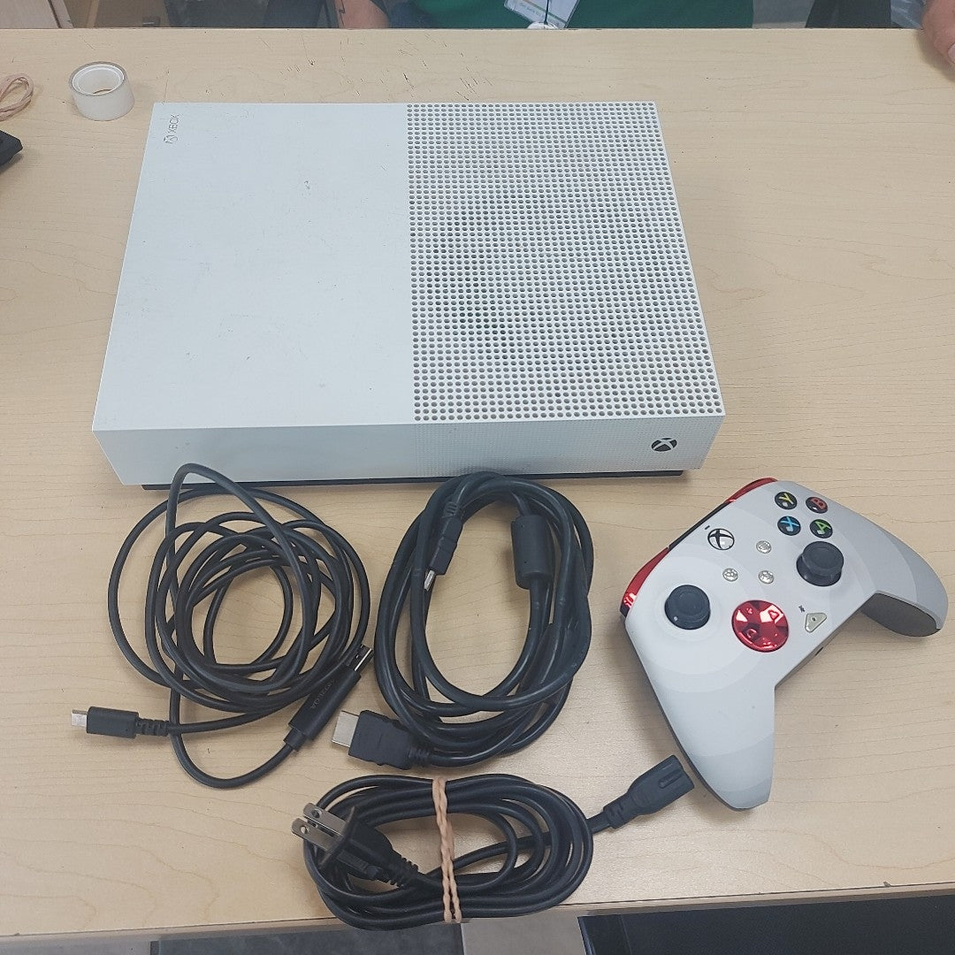 CONSOLA DE VIDEOJUEGO MICROSOFT XBOX ONE S 1 TB (SEMINUEVO)