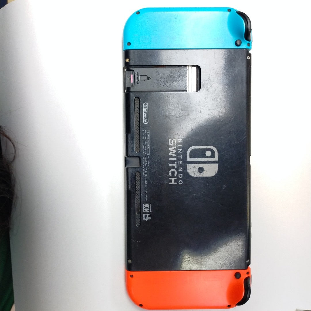 CONSOLA DE VIDEOJUEGO NINTENDO SWITCH 32 GB (SEMINUEVO)