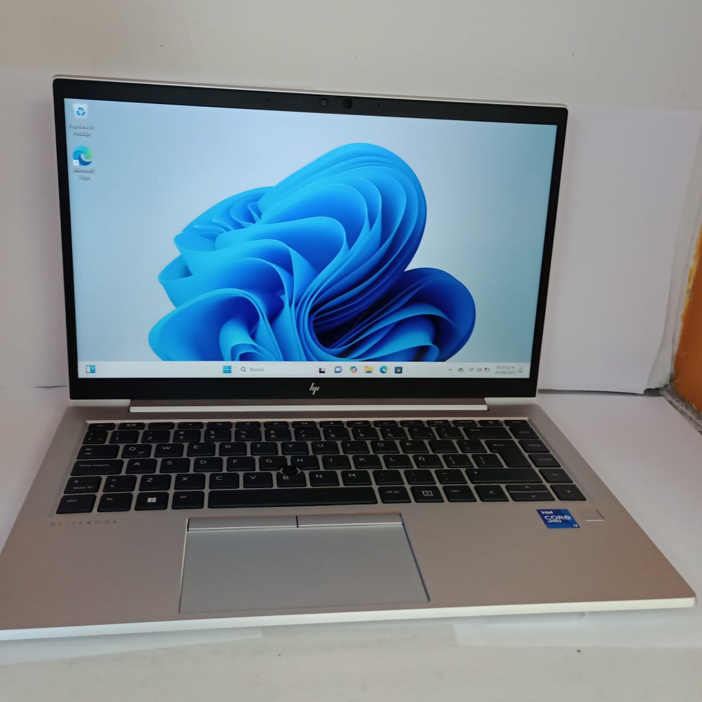 LAPTOP HP ELITEBOOK 840 G8 (2023) 256 GB SSD 16 GB RAM (SEMINUEVO)