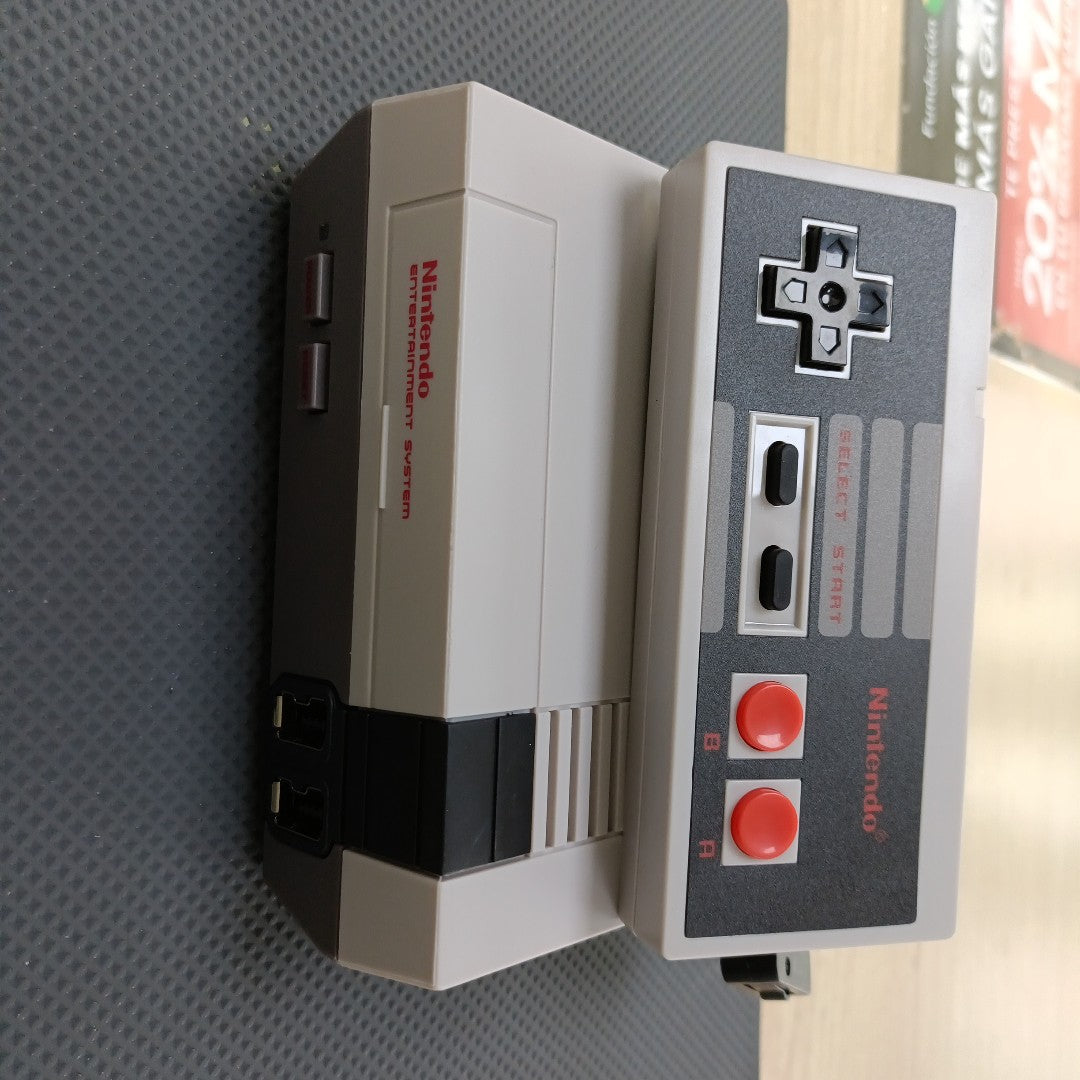 CONSOLA DE VIDEOJUEGO NINTENDO NES CLASSIC EDITION 30 JUEGOS PRECARGADOS                                                                                (SEMINUEVO)