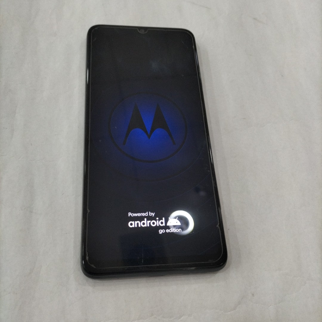 CELULAR MOTOROLA MOTO E22I XT2239-17 64 GB 2 GB RAM (SEMINUEVO)