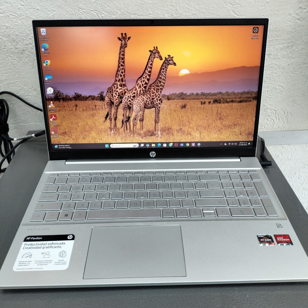 LAPTOP HP PAVILION 15-EH3000LA (2023) 512 GB SSD 16 GB RAM (SEMINUEVO)
