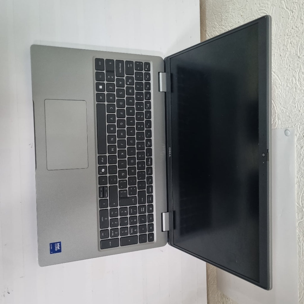 LAPTOP DELL LATITUDE 5550 (2024) 512 GB SSD 16 GB RAM (SEMINUEVO)