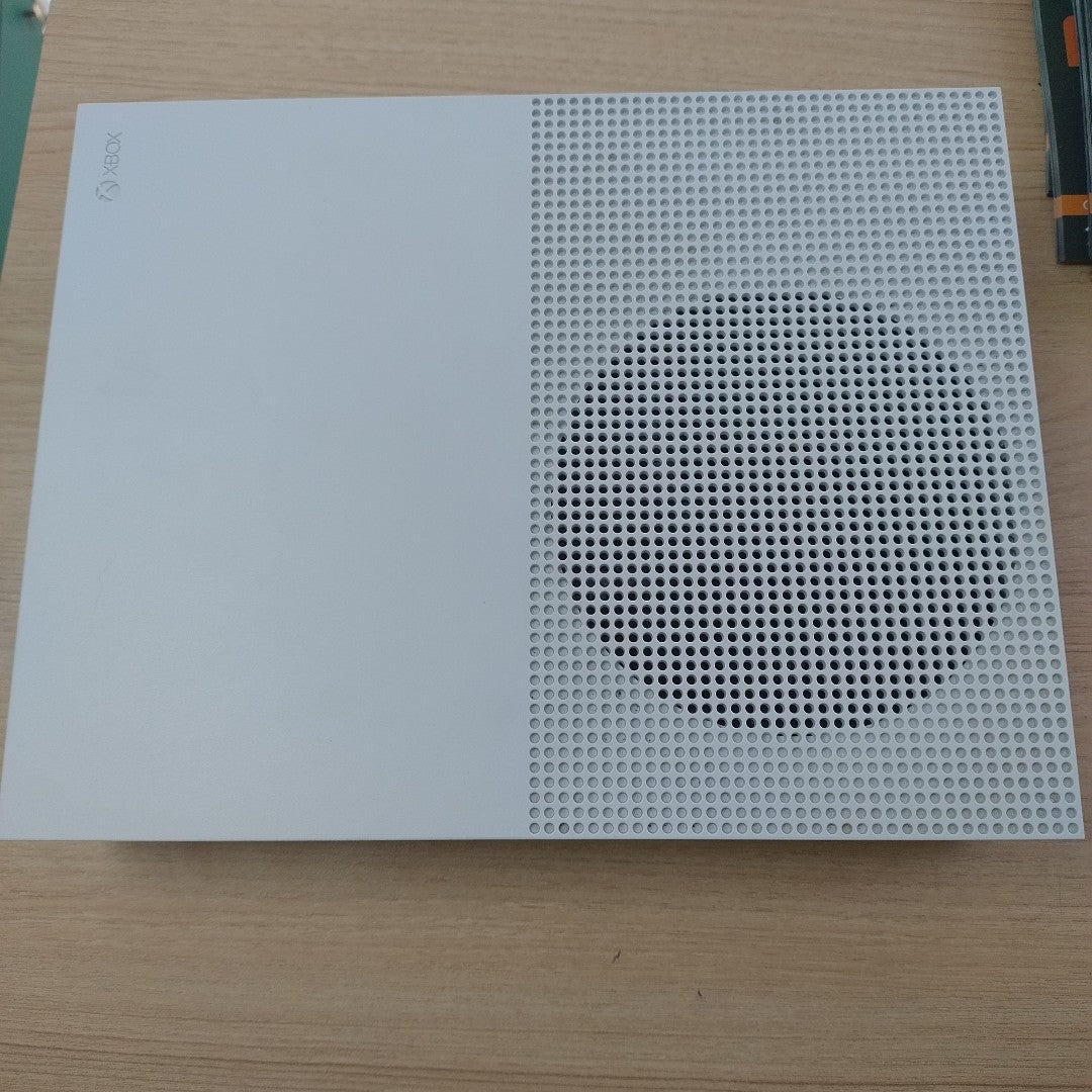 CONSOLA DE VIDEOJUEGO MICROSOFT XBOX ONE S 1 TB (SEMINUEVO)