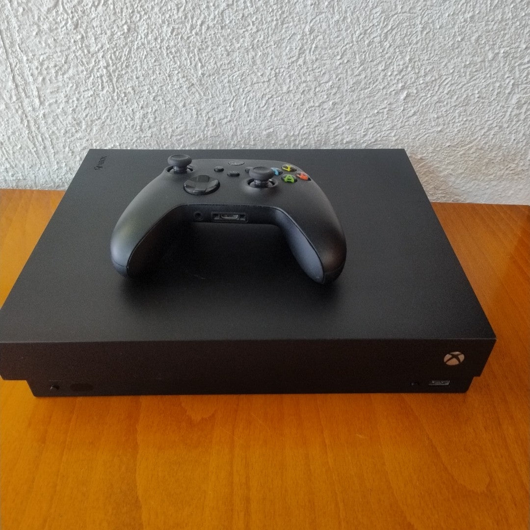 CONSOLA DE VIDEOJUEGO MICROSOFT XBOX ONE X 1 TB (SEMINUEVO)