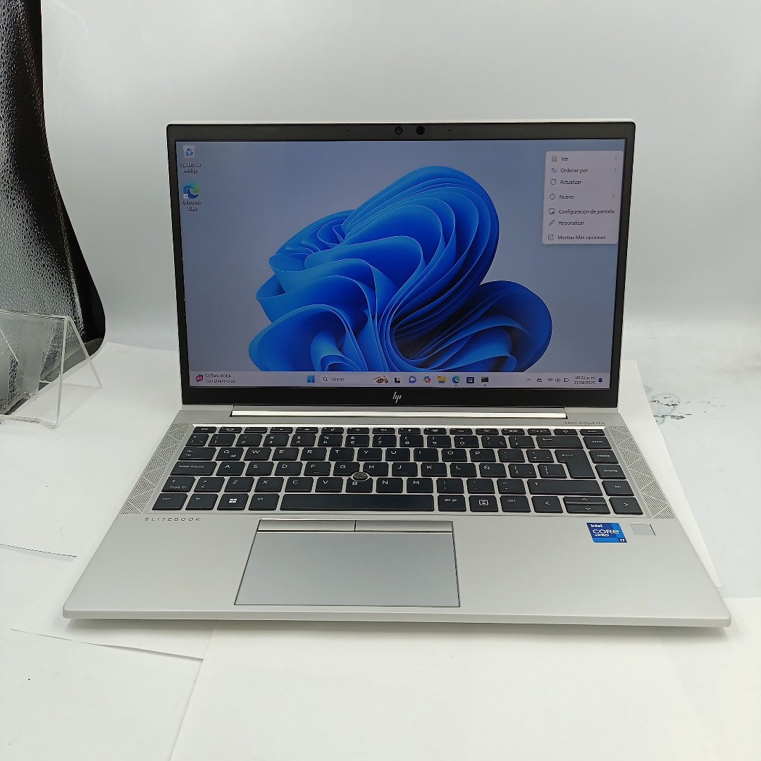 LAPTOP HP ELITEBOOK 840 G8 (2023) 256 GB SSD 16 GB RAM (SEMINUEVO)