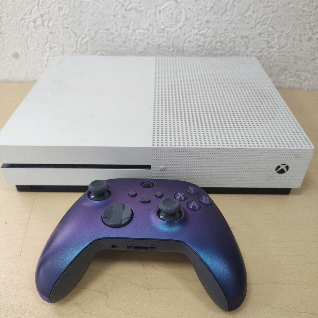 CONSOLA DE VIDEOJUEGO MICROSOFT XBOX ONE S 1 TB (SEMINUEVO)