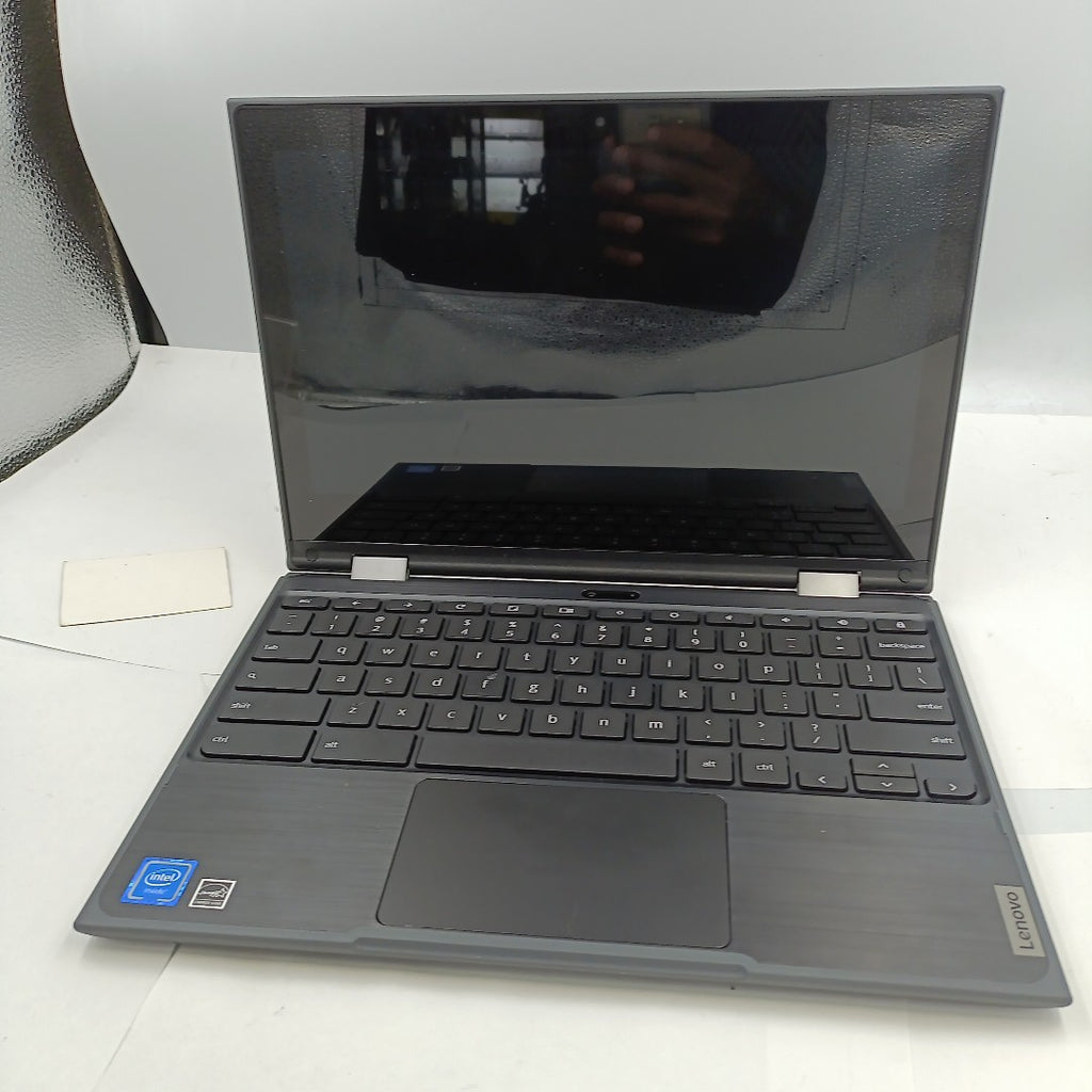 LAPTOP LENOVO 300E 2ND GEN (2023) 128 GB SSD 4 GB RAM (SEMINUEVO)