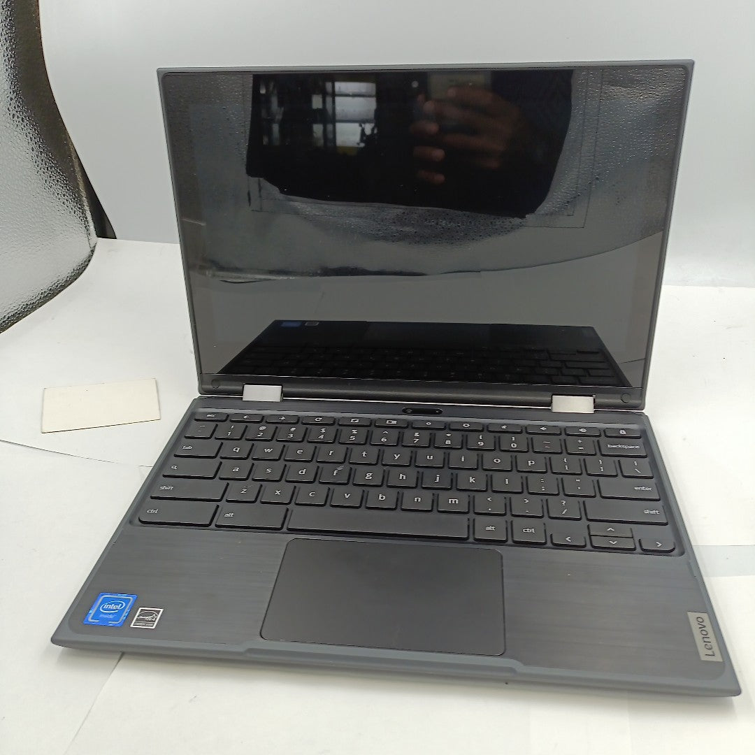 LAPTOP LENOVO 300E 2ND GEN (2023) 128 GB SSD 4 GB RAM (SEMINUEVO)