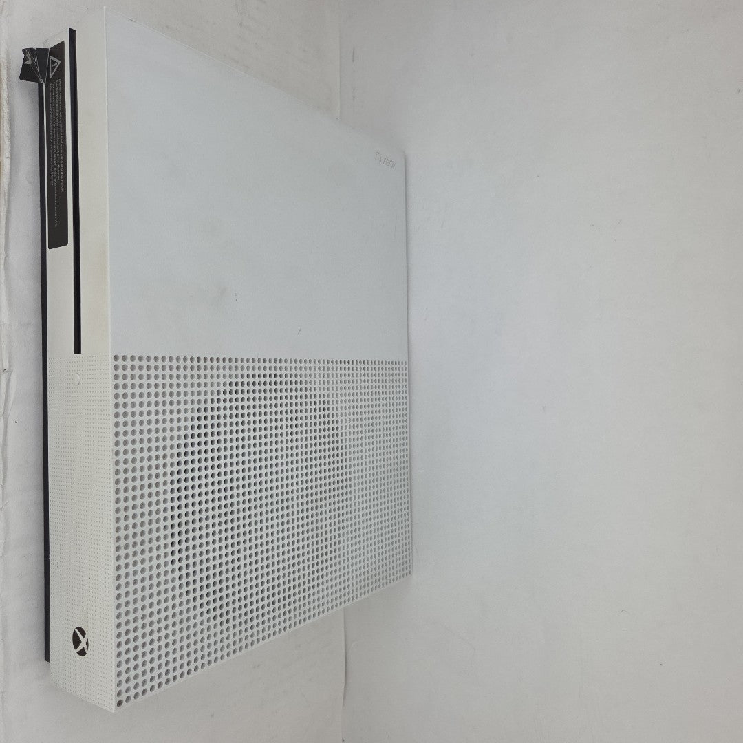 CONSOLA DE VIDEOJUEGO MICROSOFT XBOX ONE S 1 TB (SEMINUEVO)
